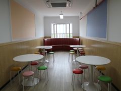 -上海市民办金苹果学校