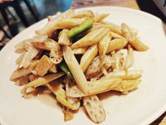炝炒藕带-汪爹爹武汉牛三鲜(朝外大街店)