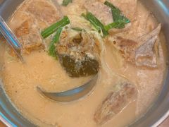 -Chom Cafe and Restaurant