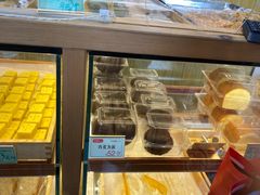 面包甜点陈列柜-包满意面包糕点(东坝店)