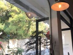 -彳亍咖啡·这里(水湾路店)