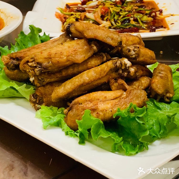 猪耳朵，牛头肉，凉粉，都不错，西湖牛肉羹，肚丝汤