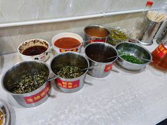 自助调料区-越南仔正宗越南卷粉
