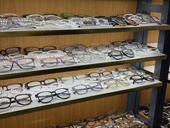 -优医视平价眼镜超市蔡司依视路折扣(小马厂店)