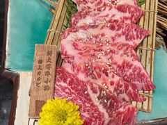 -山川小町·极番烧肉(新地假日广场店)