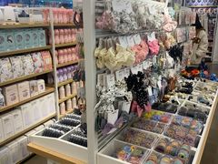 -名创优品(万达广场河东店)