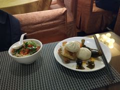 -武汉光谷广场杨家湾地铁站怡程酒店