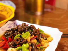 -老子山小鱼锅贴·龙虾馆