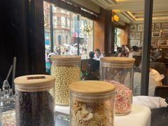 -上海和平饭店维克多咖啡厅 Victor's