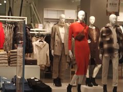 -H&M(鹏欣水游城店)