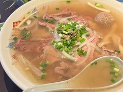 -大头虾越式风味餐厅(光明广场店)