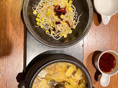 -云海肴·汽锅鸡·云南菜(天山百盛优客店)