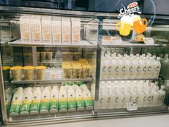 面包甜点陈列柜-喜茶(武汉范湖万达广场店)