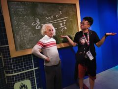 -曼谷杜莎夫人蜡像馆