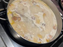 -尚尚仙·酸汤猪手·猪肚鸡火锅(华联万柳购物中心店)