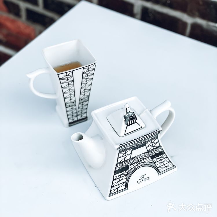 赏花攻略|绝美的白色海棠树下太浪漫了'🤍