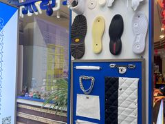 -爱革·洗衣改衣·洗鞋修鞋·洗包修包·奢侈品护理(宝地广场店)