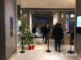 50楼可以上楼更高的楼层，楼层上的景色独好，哈哈哈