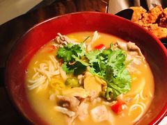 泡椒牛蛙面-面上有光