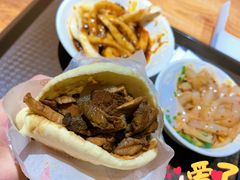 锅盔夹卤肉外-洞子口张老二凉粉(文殊院店)