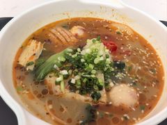-锅神麻辣烫