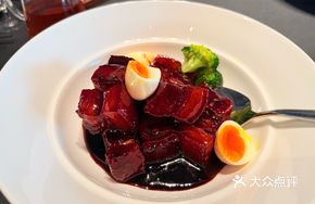 Dongpo Pig Knuckle Braised Pork