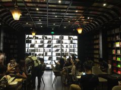 -钟书阁(松江泰晤士小镇店)