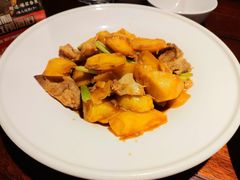 猪软骨炖土豆-前海沿·青岛菜(五四广场永旺店)