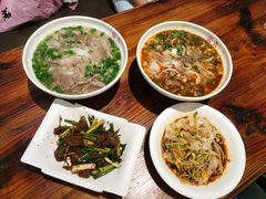 -遵义虾子张六羊肉粉(地王店)