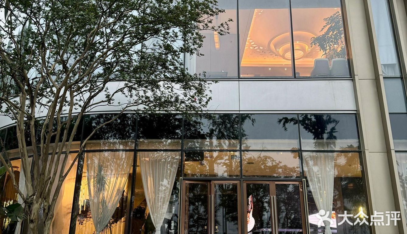 重庆唯一一家无边际江景海鲜餐厅！||🍃位于南