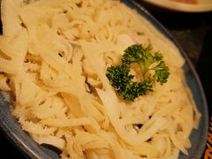 -老牌坊云南鱼豆花火锅(哈西万达店)