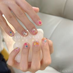 -米小兔美甲美睫