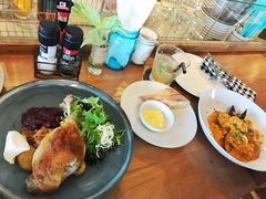 -ROAST coffee & eatery