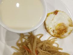 -首旅京伦酒店·8号时尚餐厅