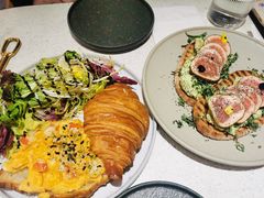 可颂配鲜虾滑蛋-Toris(LuOne凯德晶萃广场店)