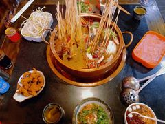 菌菇鸳鸯锅-镇江龙·火锅串串(武侯祠店)