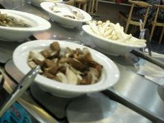 自助取餐区-咕叽咕叽自助烤肉小火锅(西城广场购物中心店)