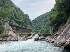 -安吉龙王山峡谷漂流