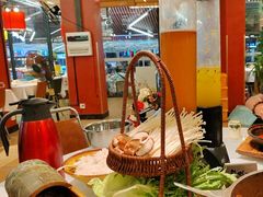-刘姐啤酒鱼民族演艺餐厅(西街总店)