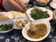 老土炕一绝莜面-王村姑老土炕莜面村(张北店)
