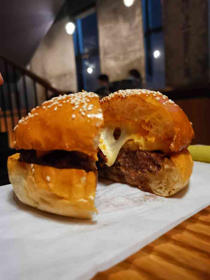 悠航鲜啤slow boat brewery(三里屯店)-"「薯条汉堡」带朋友来 都会