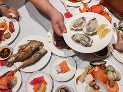 -广州万富希尔顿酒店·感趣自助餐厅·金秋蟹宴生蚝海鲜刺身烧烤