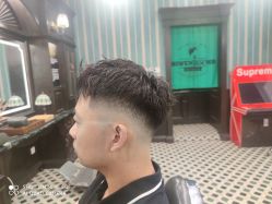 -海文先生国潮烫染男士理发馆
