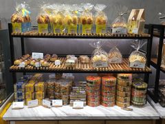 面包甜点陈列柜-大苹果面包生日蛋糕(明珠店)