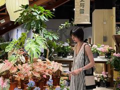 -瑞虹新天地月亮湾