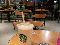 大堂-星巴克(珠海仁恒滨海中心店)