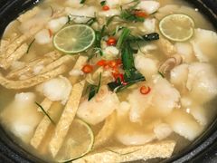 顺化皇家酸汤鱼-米纸越南小馆(金鹰世界店)