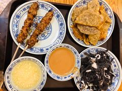 老北京炸灌肠-门框胡同百年卤煮(新街口店)