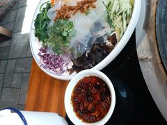-人民公社铁锅炖·东北菜(卫国道店)