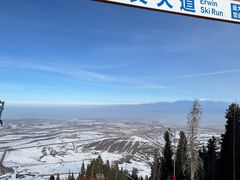-丝绸之路山地度假区滑雪场